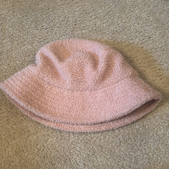 pink sherpa bucket hat - Picture 2 of 2